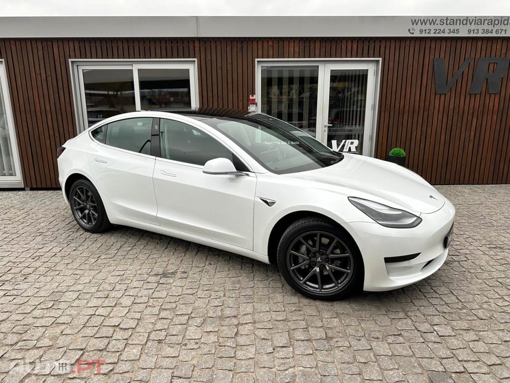 Tesla Model 3 Long-Range RWD