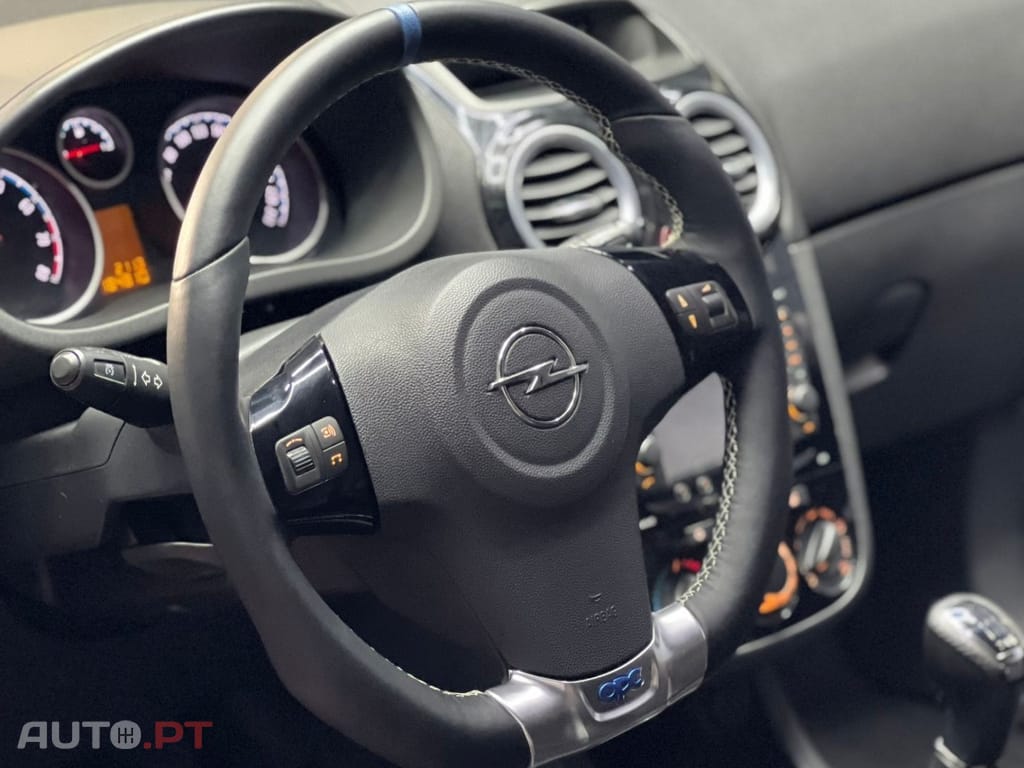 Opel Corsa 1.6 Turbo OPC