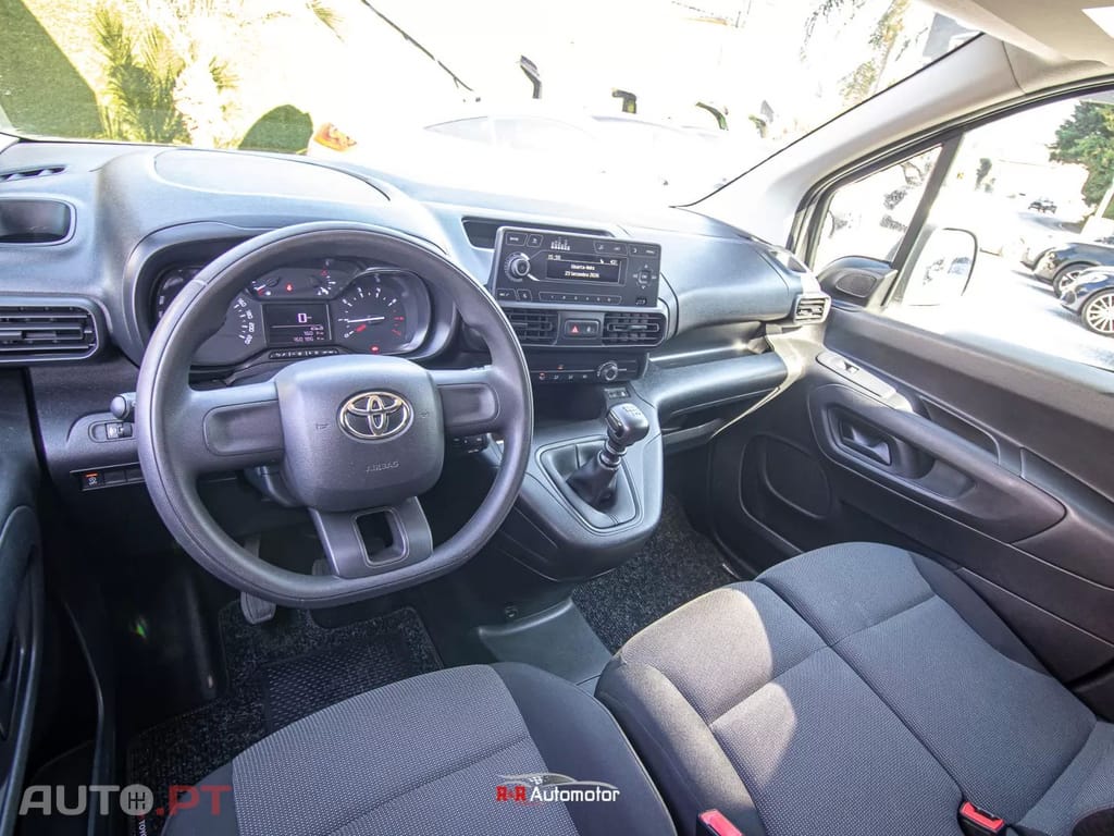 Toyota Proace Proace City 1.5D L1 Comfort - IVA DEDUTÍVEL