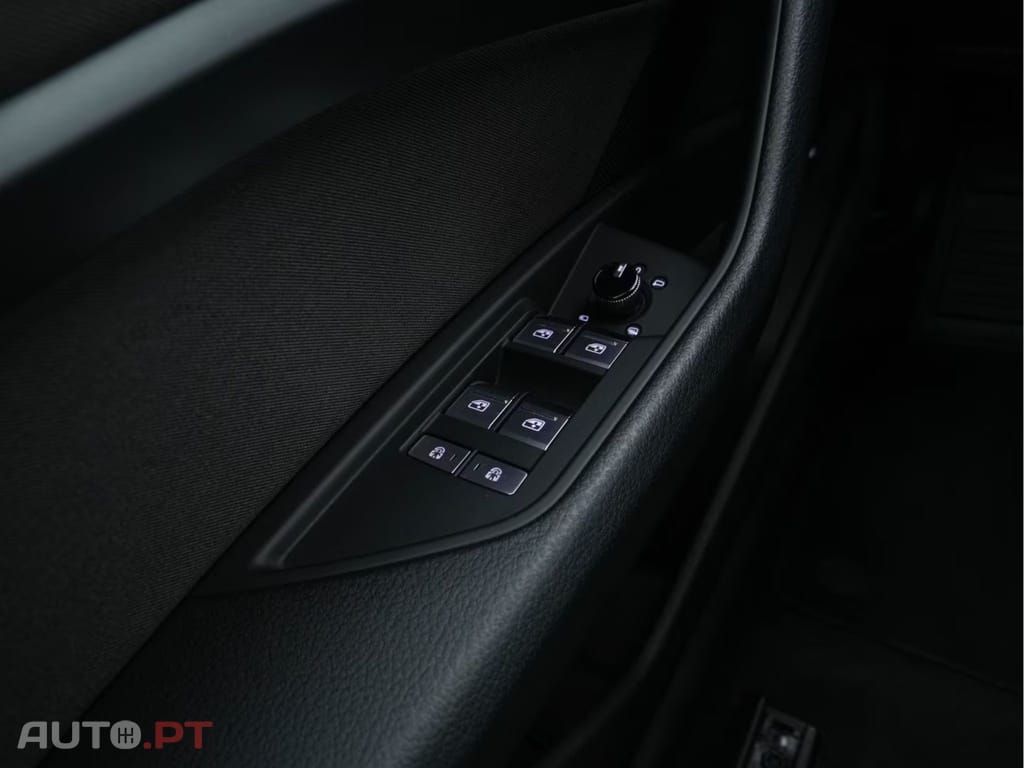 Audi E-Tron I.V.A DEDUTIVEL 