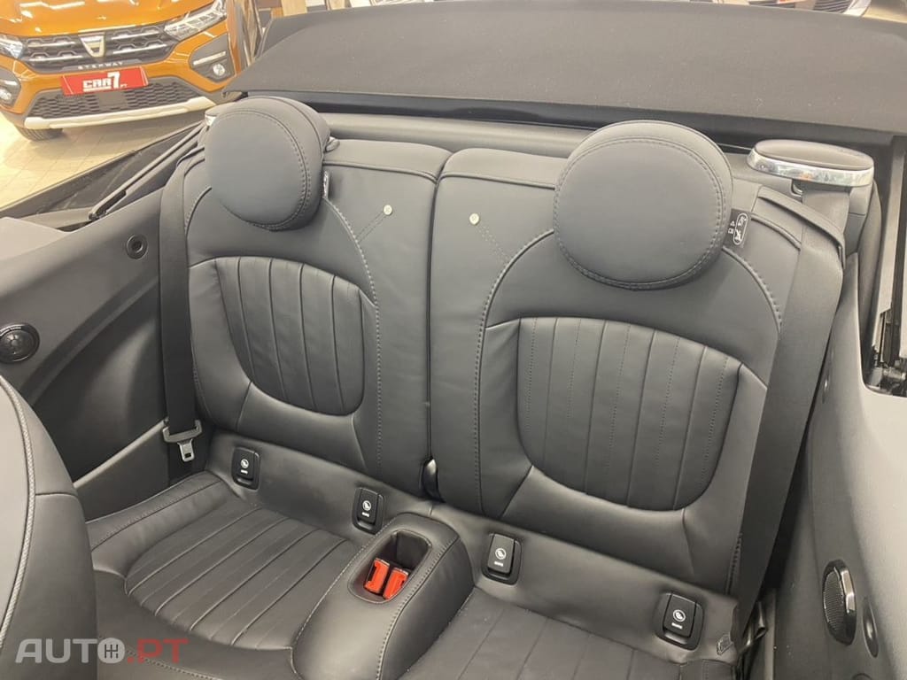 MINI Cooper Premium Plus Classic Auto