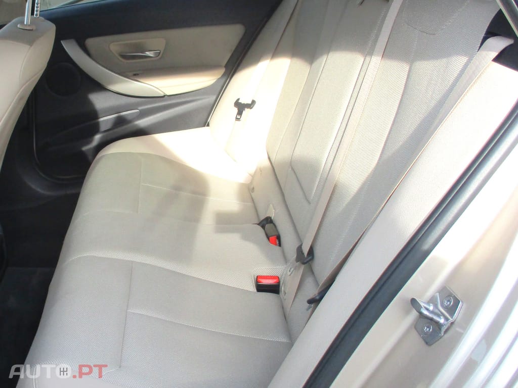BMW 318 2.0 D Touring Luxury  Nacional 143 cv -Ano 2015 Nacional