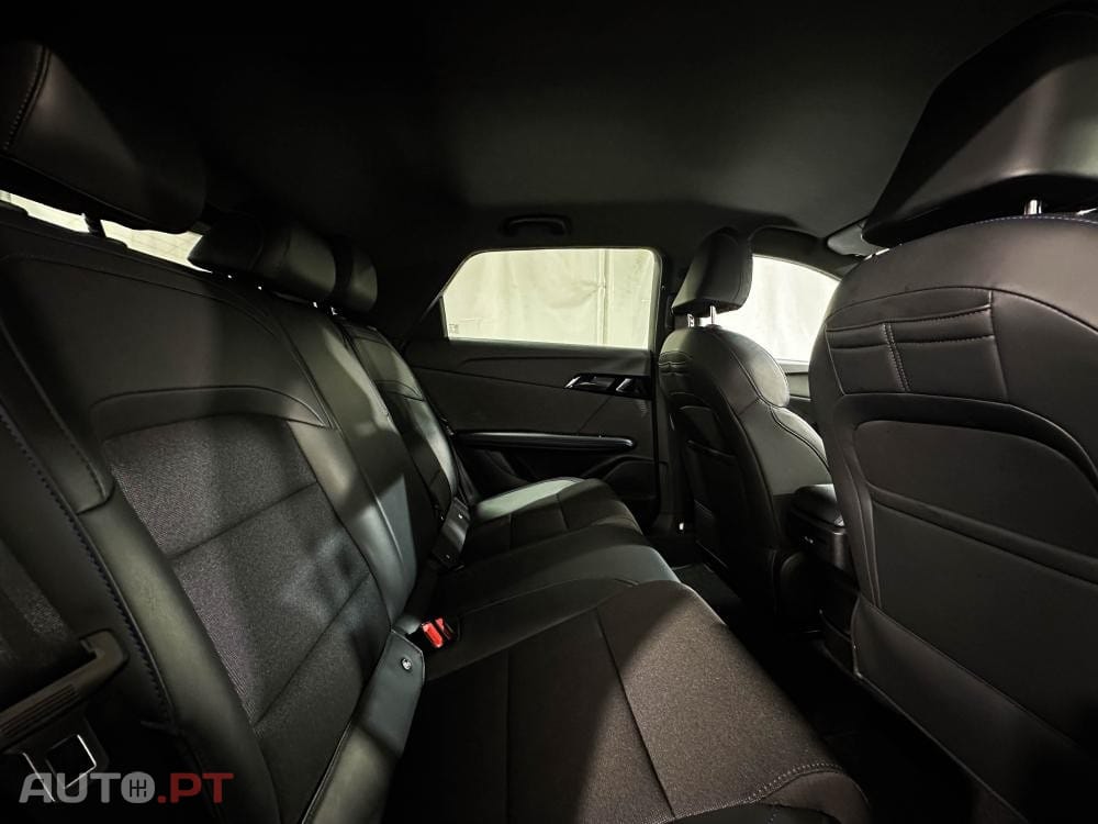 MG MG4 77 kWh Extended Range Luxury