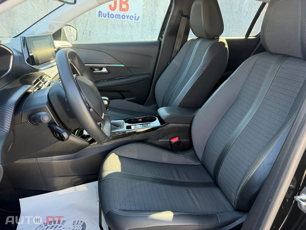 Peugeot 208 PureTech 100 Allure