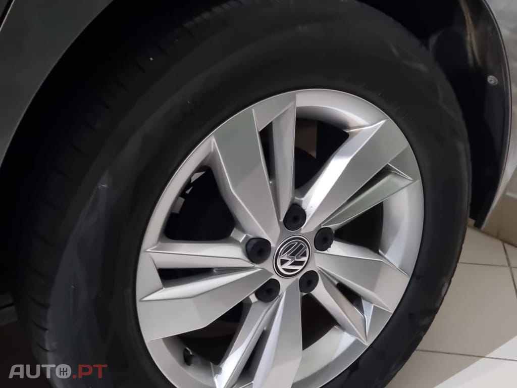 Volkswagen Polo 1.0 Confortline