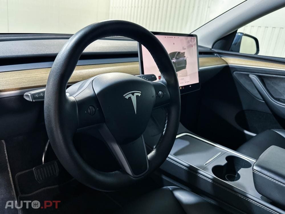 Tesla Model Y Long Range Dual Motor AWD