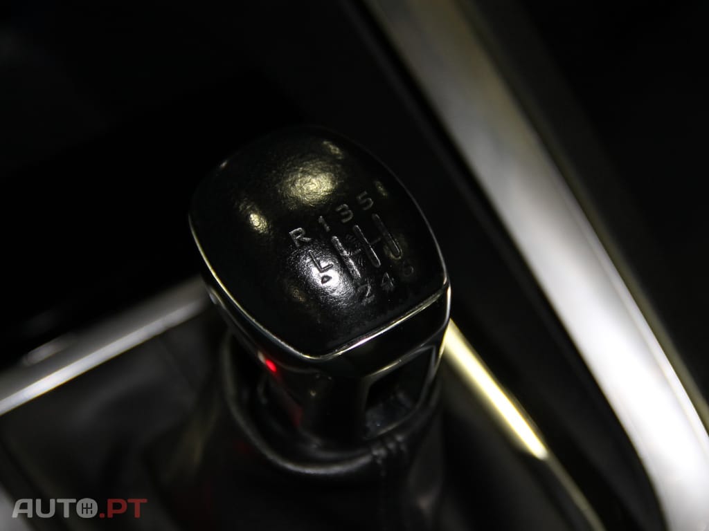 Peugeot 3008 1.5 BlueHDi Active