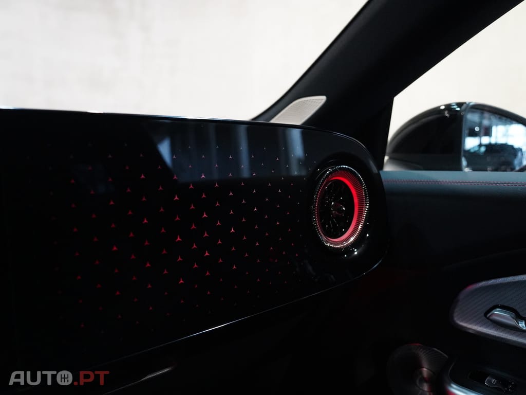 Mercedes-Benz CLA 250 com tecnologia EQ