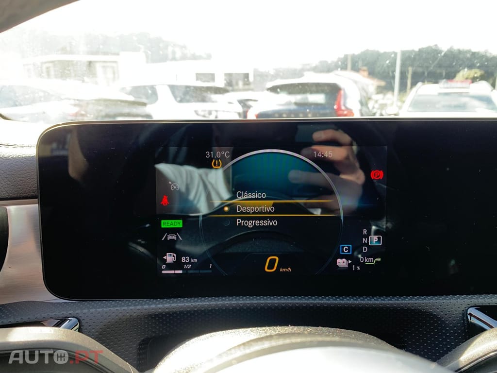 Mercedes-Benz A 250 e AMG Line