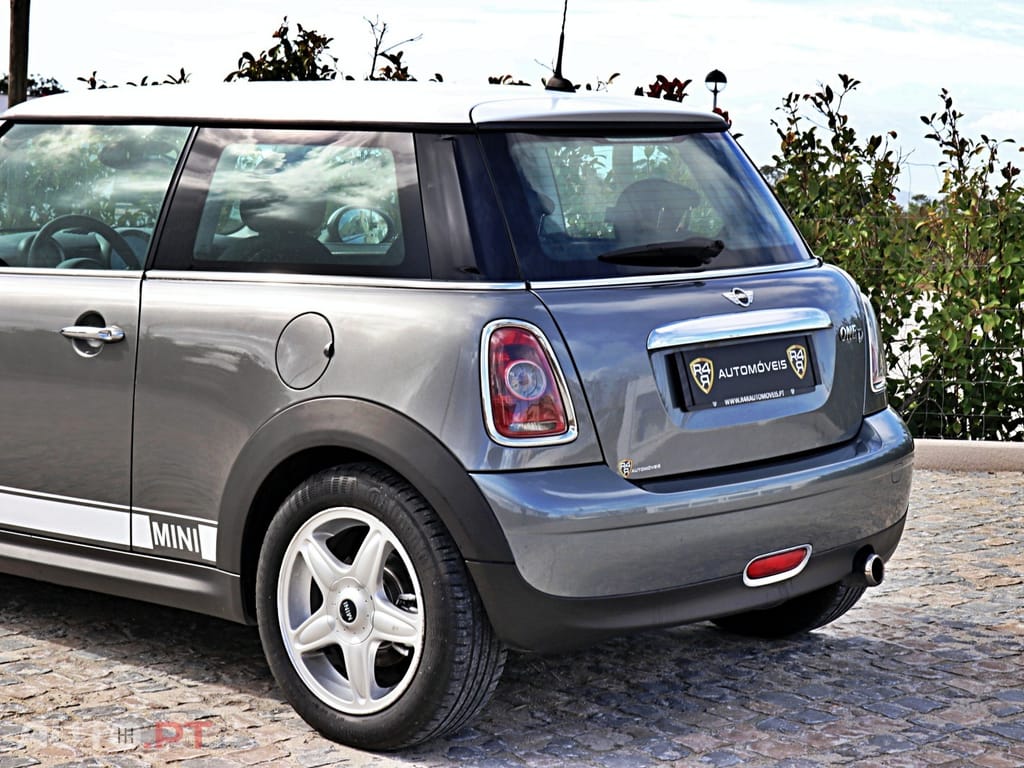 MINI Cooper Cooper D