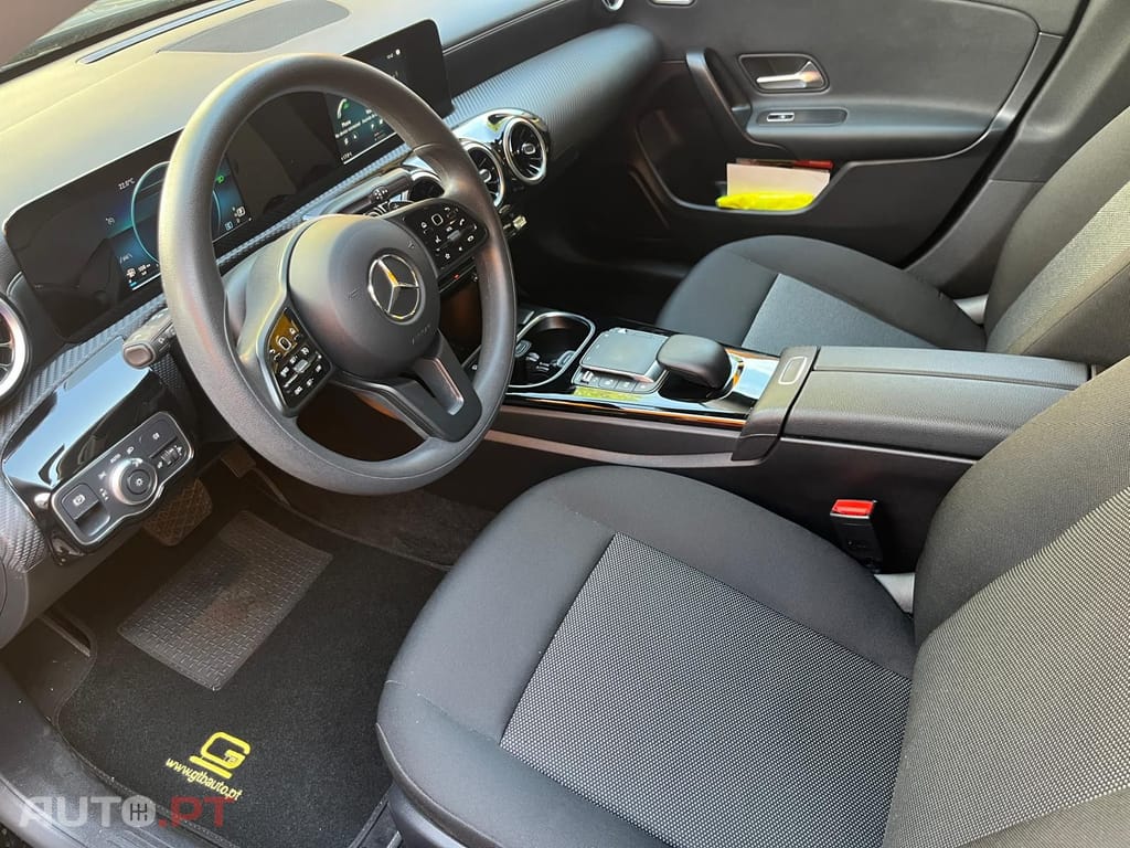 Mercedes-Benz CLA 180 SB DCT 