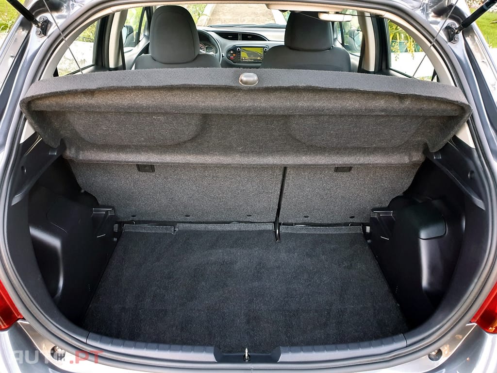 Toyota Yaris 1.0 VVT-i Comfort+Pack Style+Pack Techno+Navi