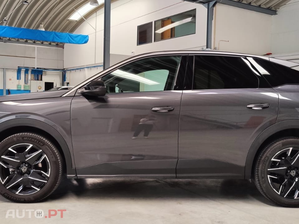 Peugeot 3008 1.2 Hybrid Allure e-DCS6