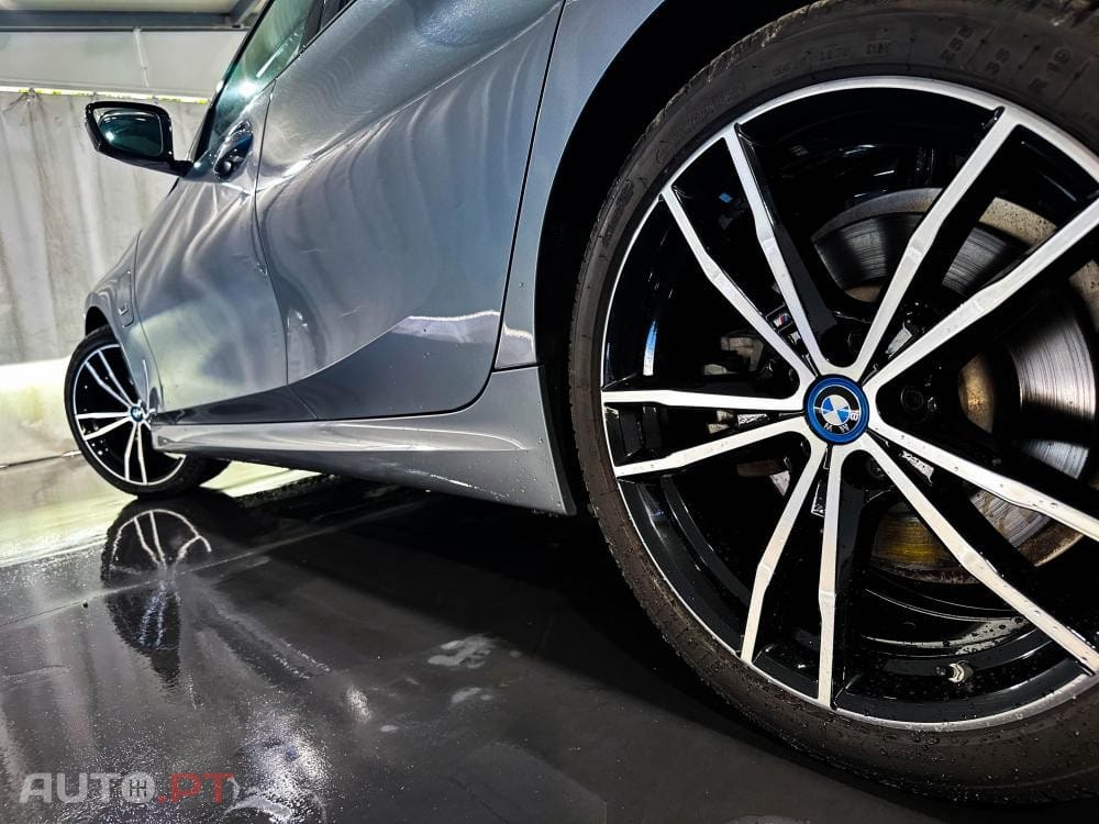 BMW 330 e Pack 50 anos M Auto