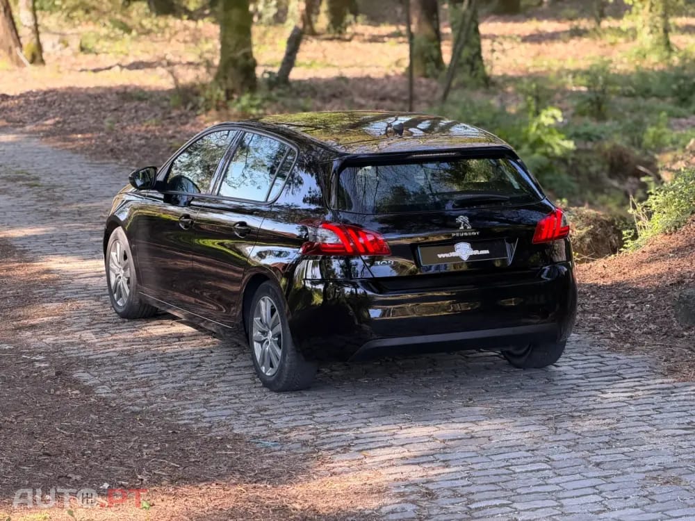 Peugeot 308 1.2 PureTech Allure EAT8