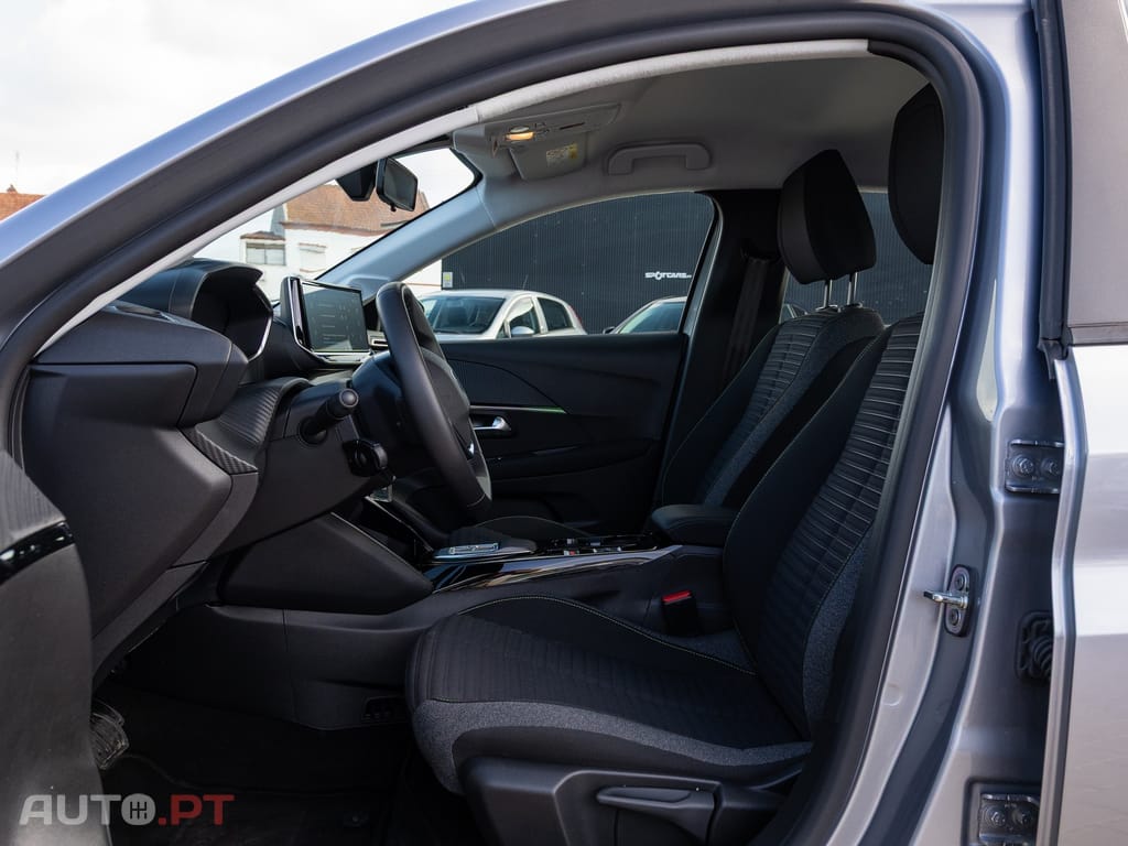 Peugeot E-208 50 kWh Active