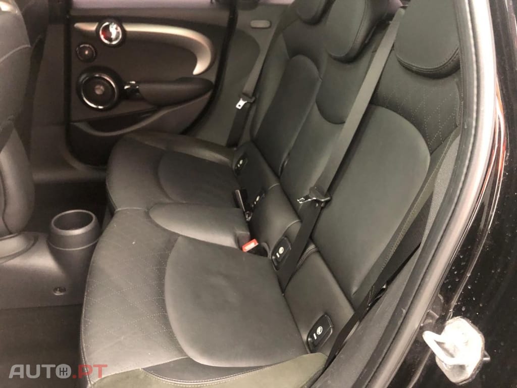 MINI Cooper S Finition Red Hot Chili