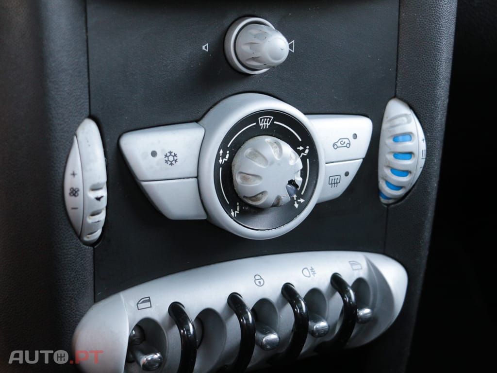 MINI Cooper Cooper D