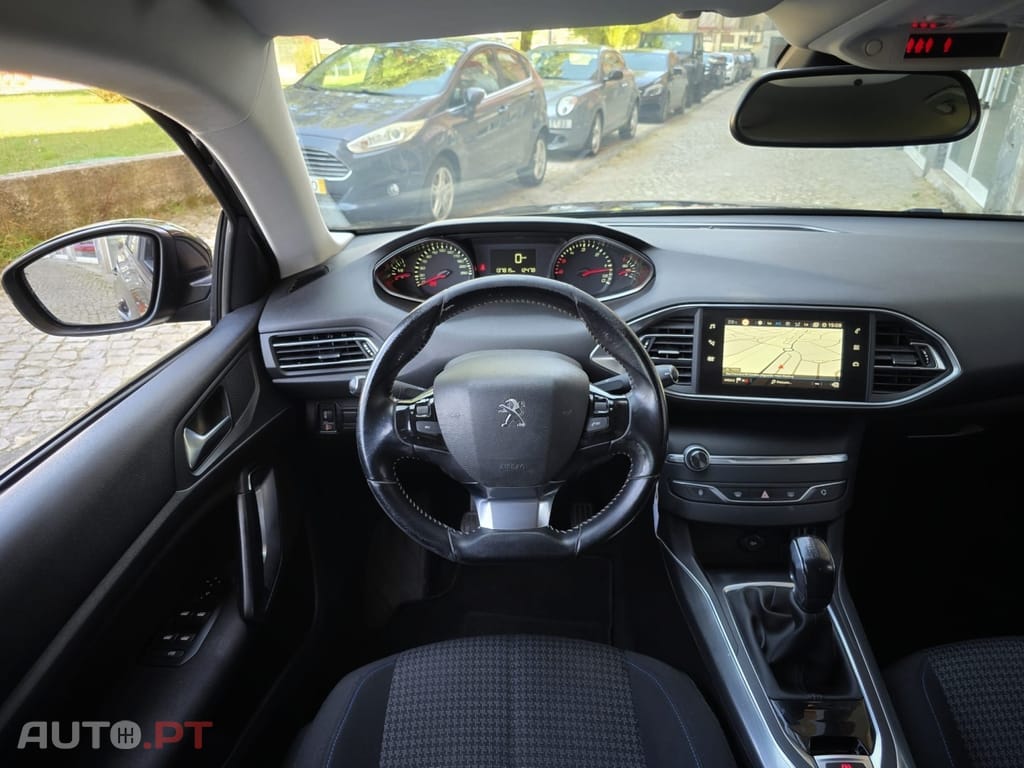 Peugeot 308 1.6 BlueHDi Style J17