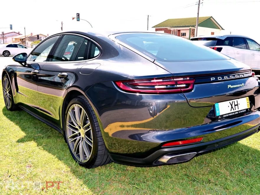 Porsche Panamera 4 E-Hybrid