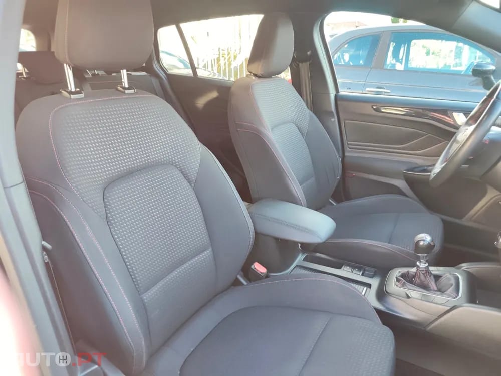 Ford Focus SW 1.0 EcoBoost MHEV ST-Line Design SIP