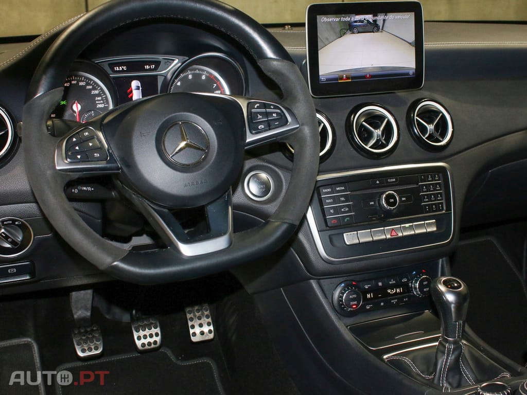 Mercedes-Benz CLA 180 AMG Line