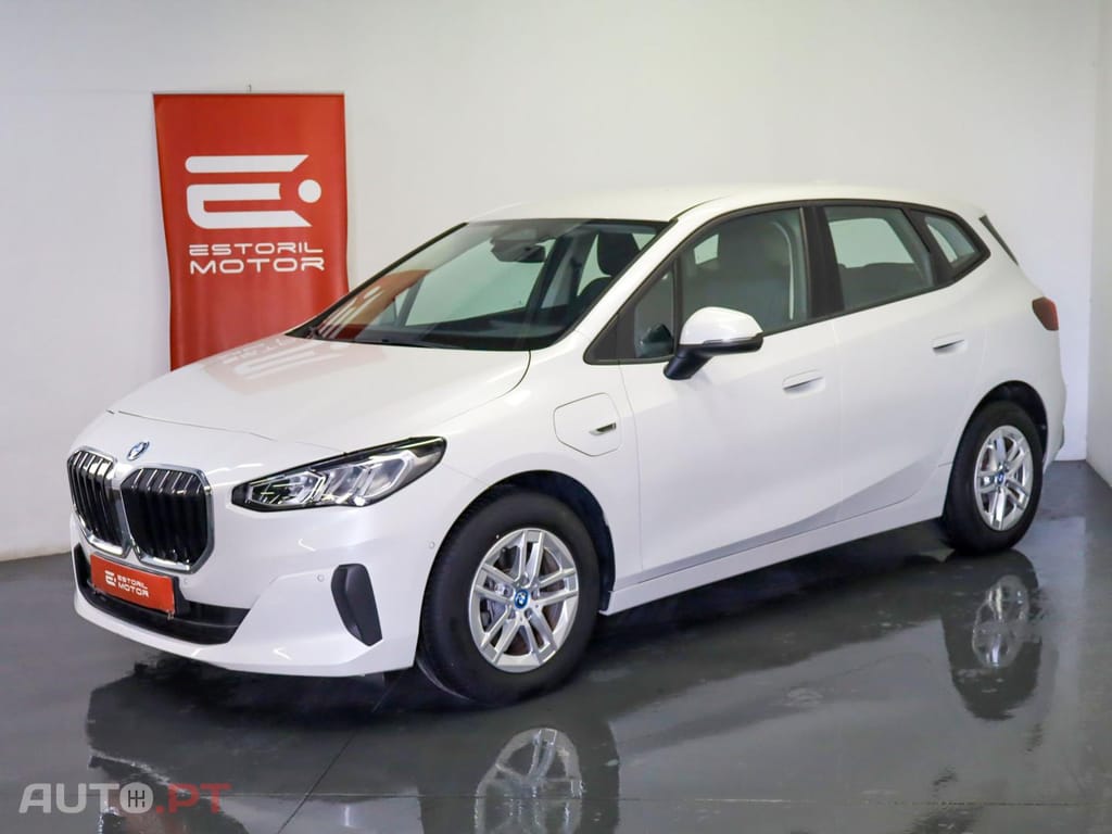 BMW 225 xe Auto