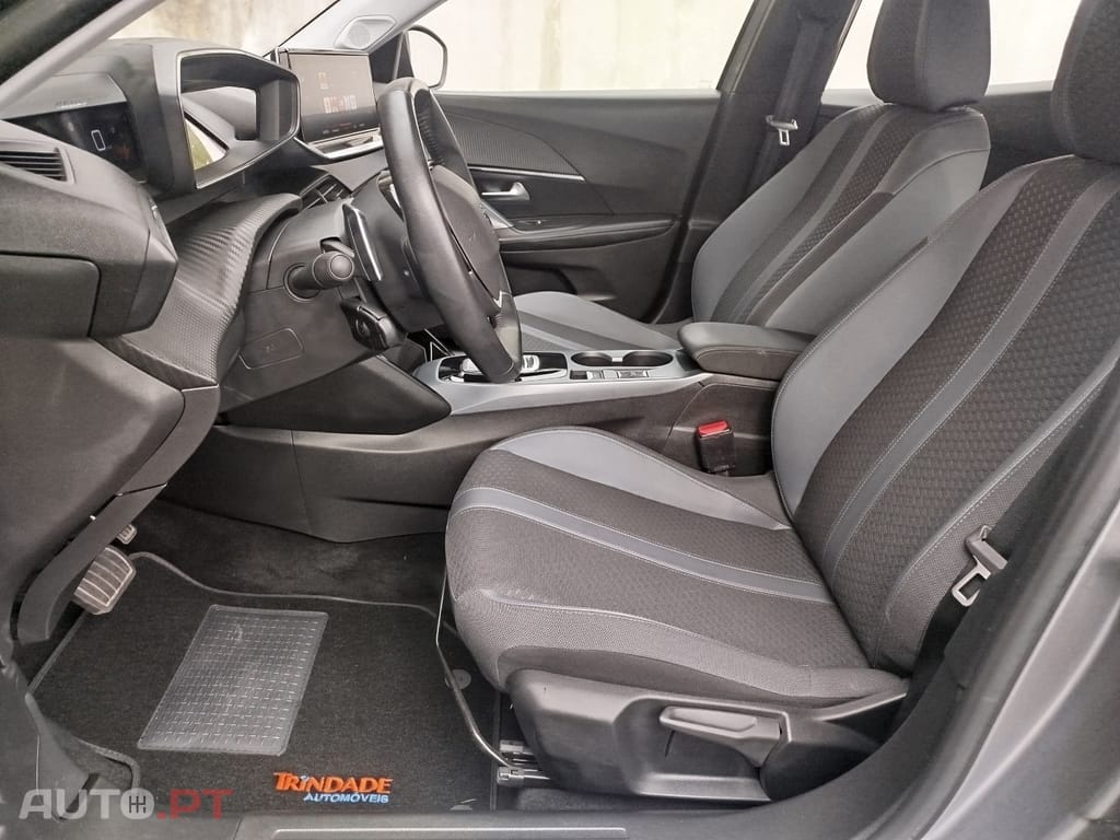 Peugeot 2008 1.2 PureTech Allure EAT8