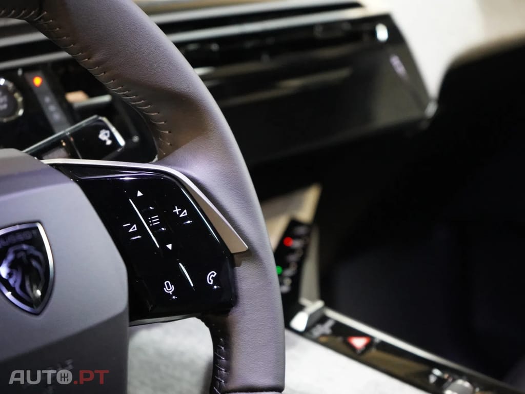 Peugeot 3008 1.2 Hybrid Allure e-DCS6