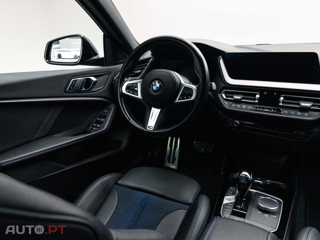 BMW 218 i Pack Desportivo M