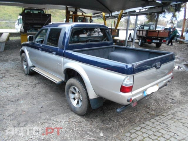 Mitsubishi L200 Strakar 2.5TD 4x4