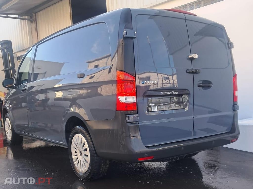 Mercedes-Benz eVito Tourer 111