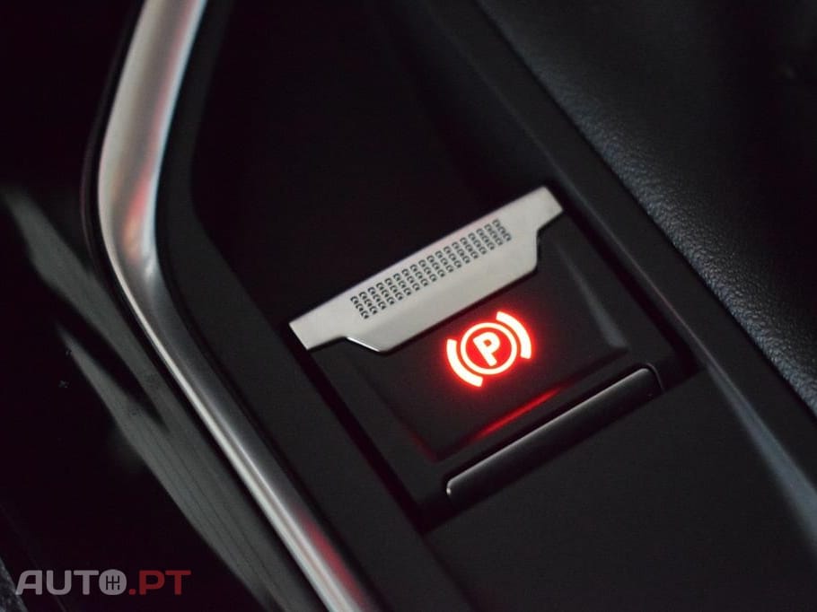 Peugeot 3008 1.5 BlueHDi Active