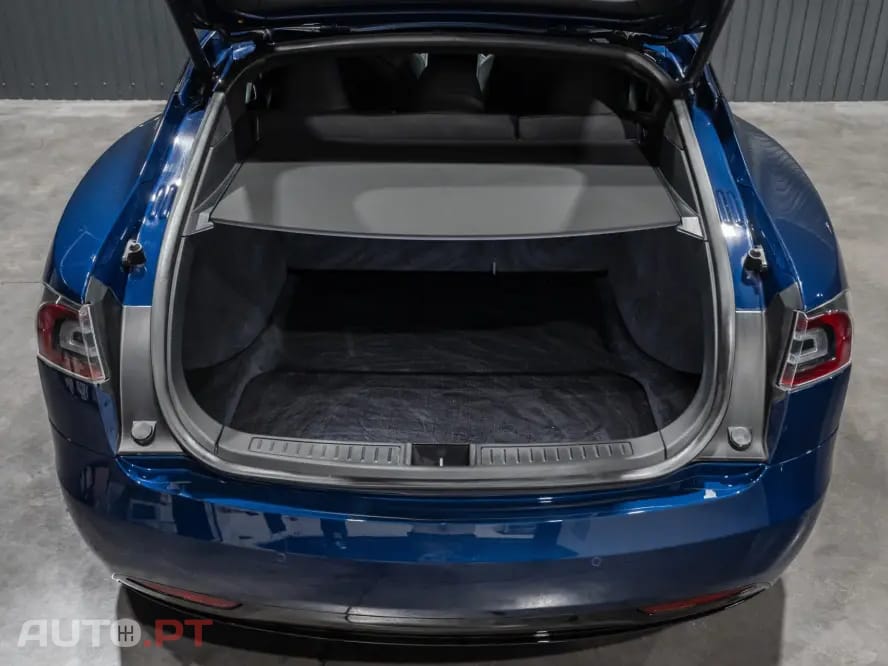 Tesla Model S 75