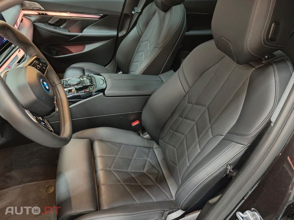 BMW i5 eDrive40