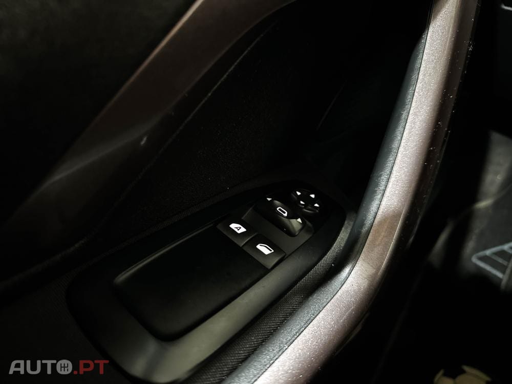 Peugeot 2008 1.6 e-HDi Allure 2-Tronic