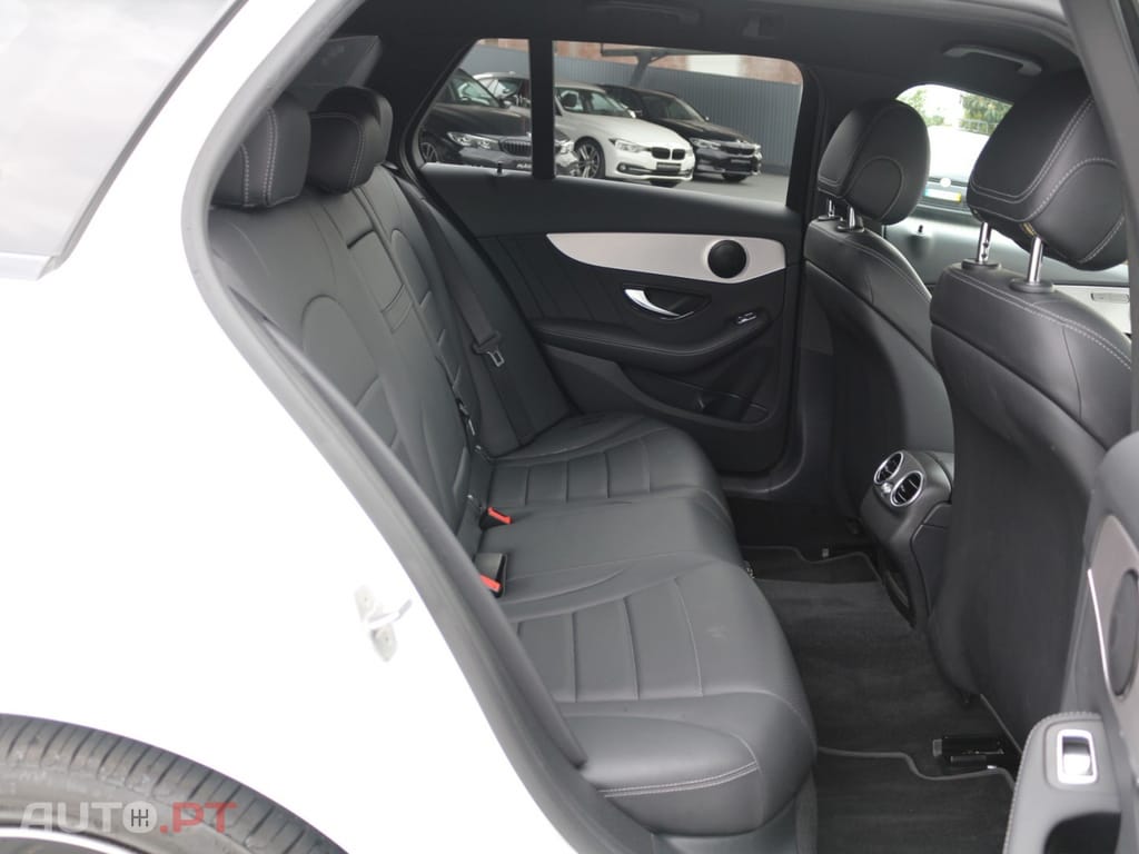 Mercedes-Benz C 300 de AMG Line — fotografia 30