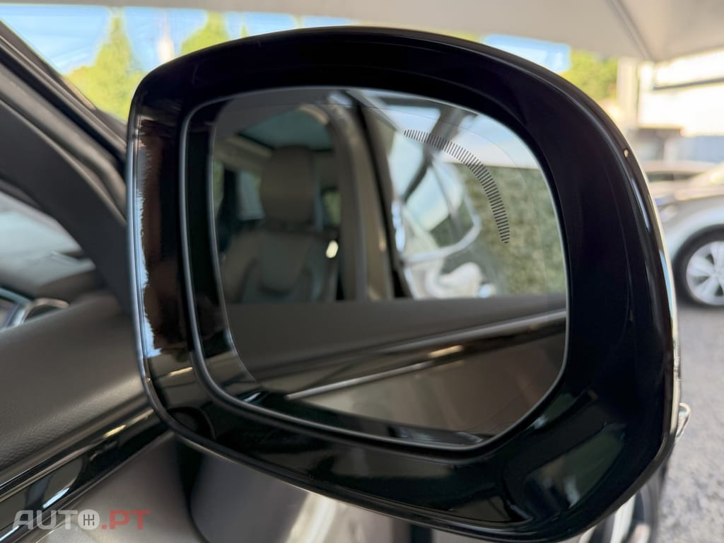 Volvo XC60 2.0 T6 PHEV R-Design AWD
