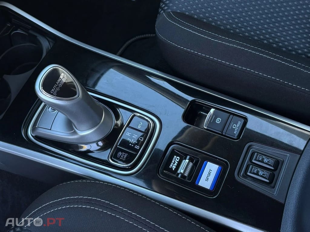 Mitsubishi Outlander 2.4L PHEV 4WD INTENSE