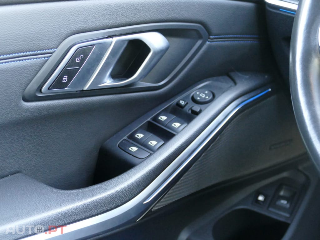 BMW 330 e Touring Pack M Auto