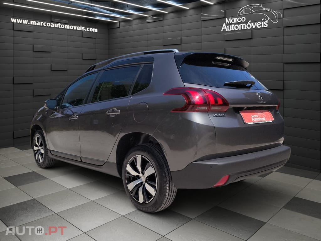 Peugeot 2008 1.2 PureTech Style