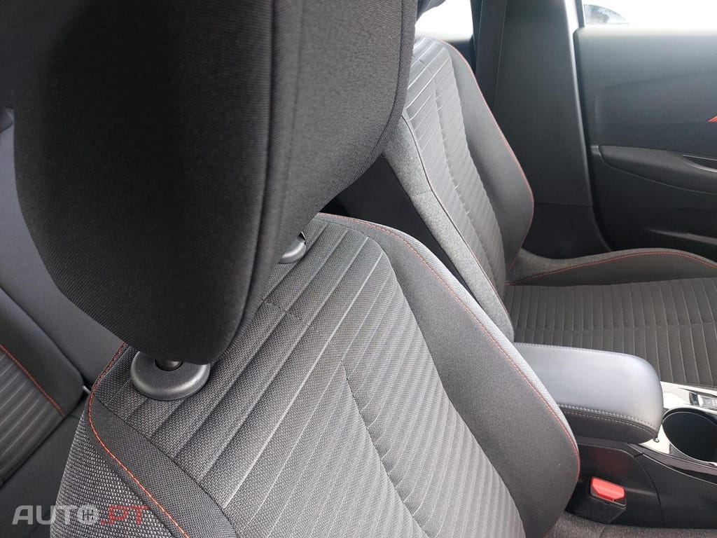 Peugeot E-208 50 kWh Active