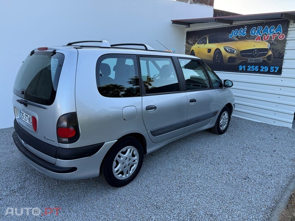 Renault Grand Espace RT 2.2 dT