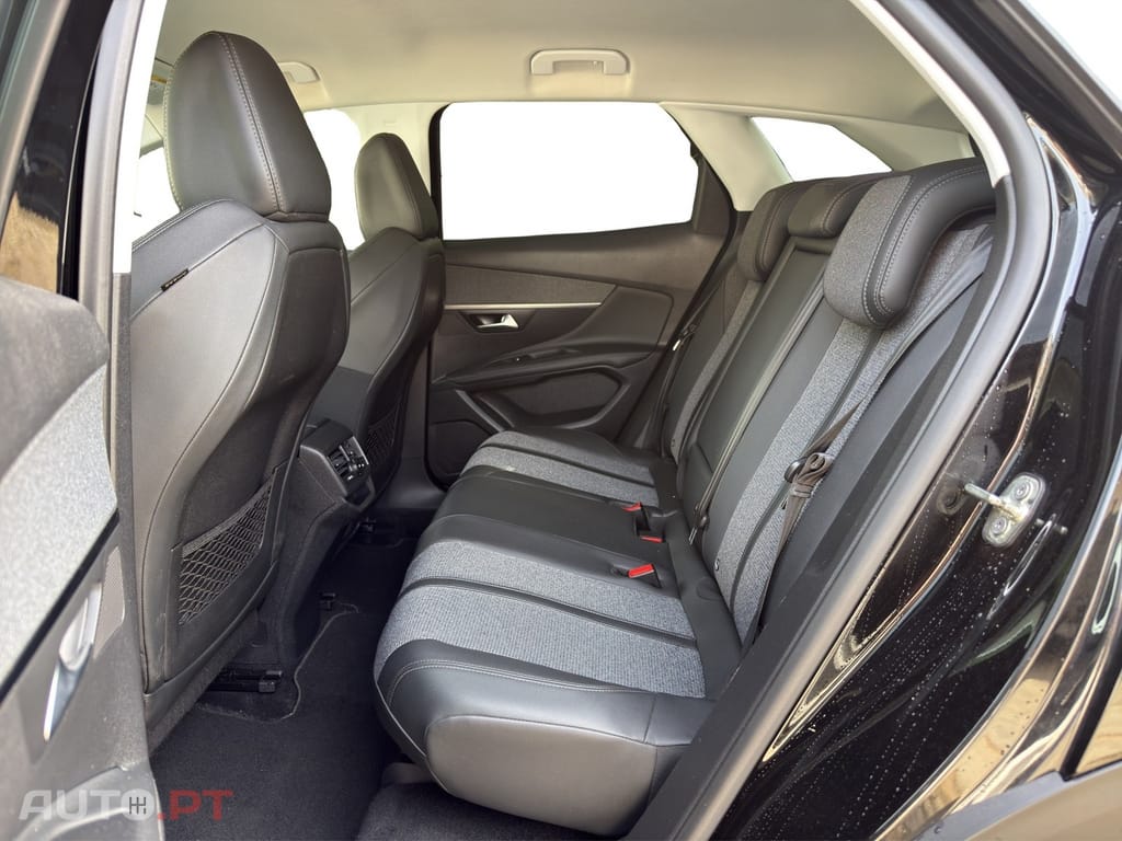 Peugeot 3008 PureTech 130 Stop & Start GPF EAT8 Allure