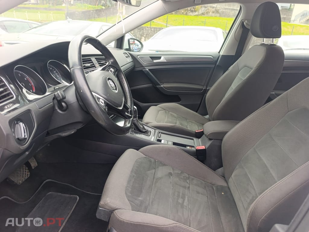 Volkswagen Golf 1.0 TSI Trendline DSG