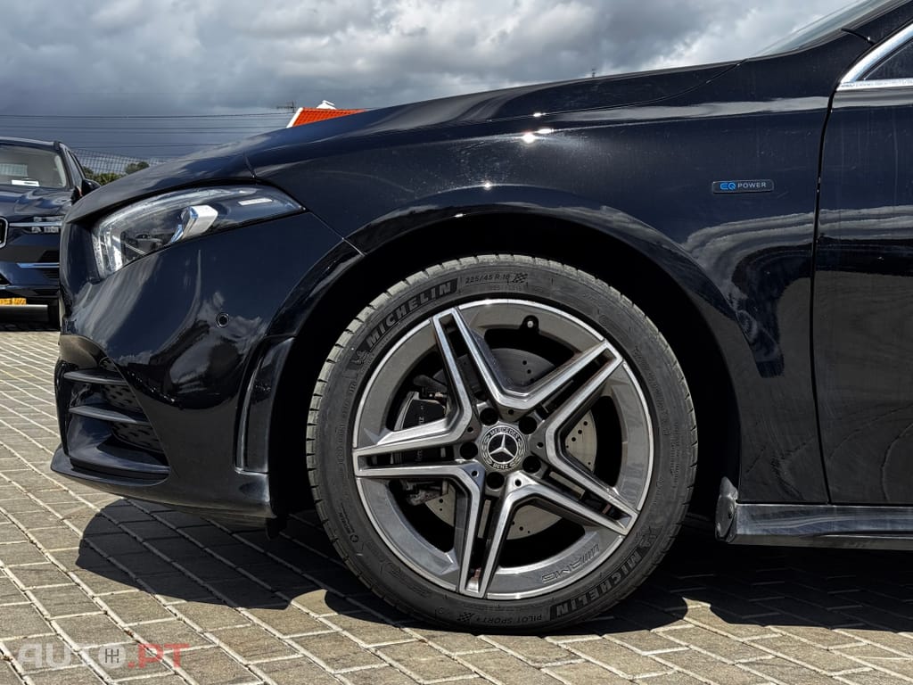 Mercedes-Benz A 250 e AMG Line