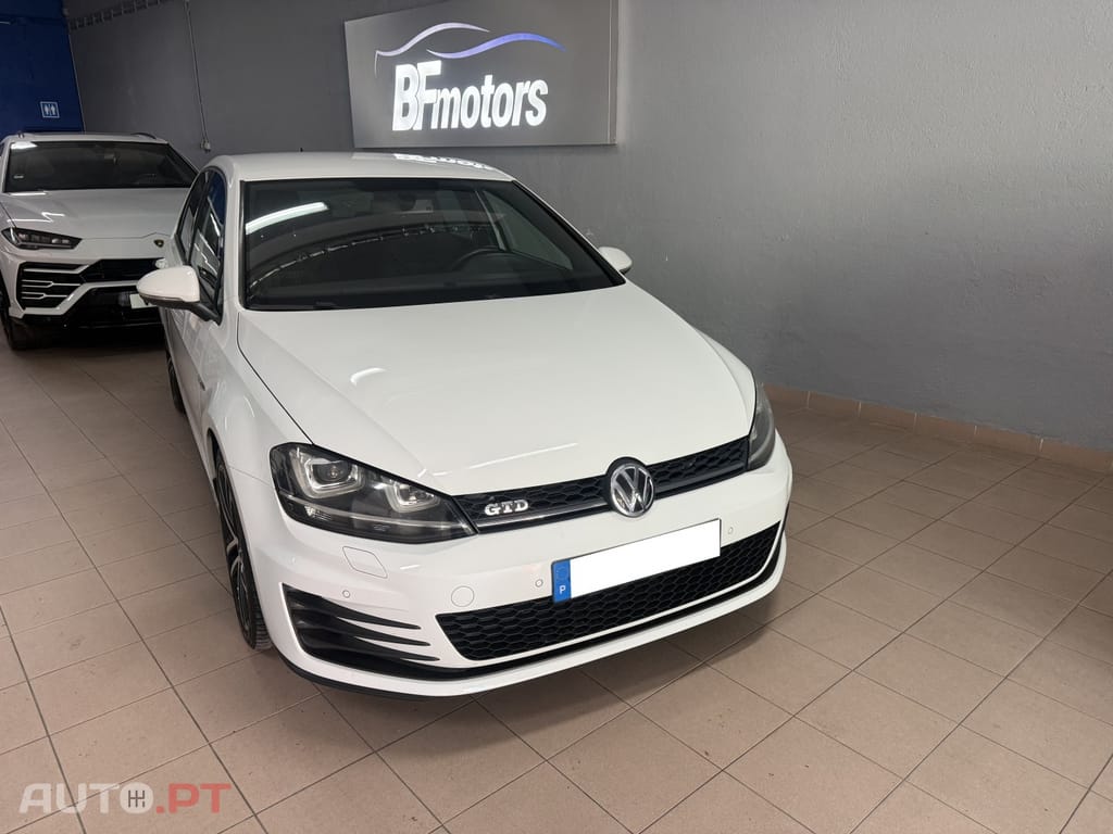 Volkswagen Golf 2.0 TDi GTD — fotografia 2