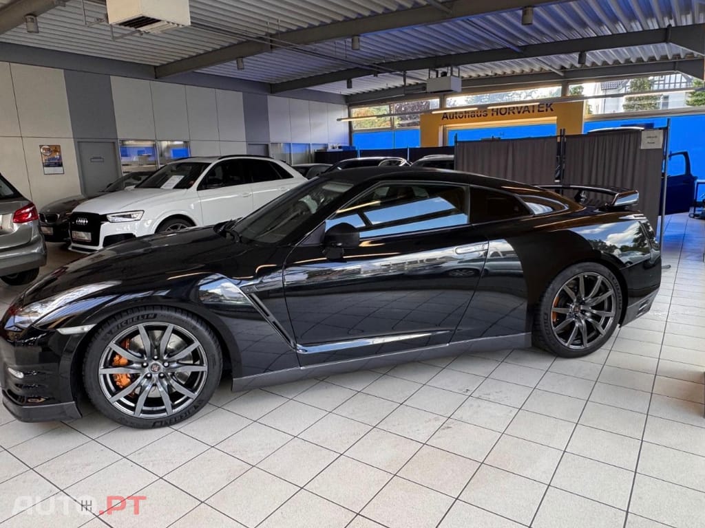 Nissan GT-R Premium Edition