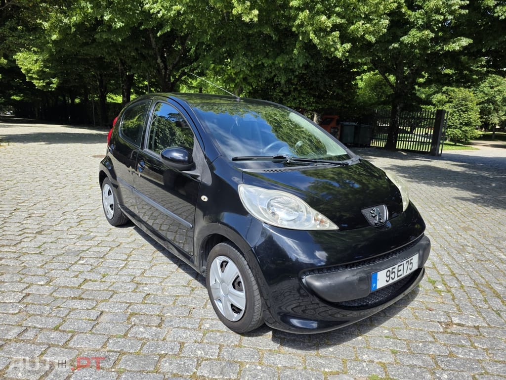 Peugeot 107 1.0 Active — fotografia 4