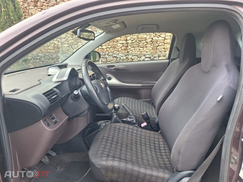 Toyota iQ 1.0 VVT-i 2